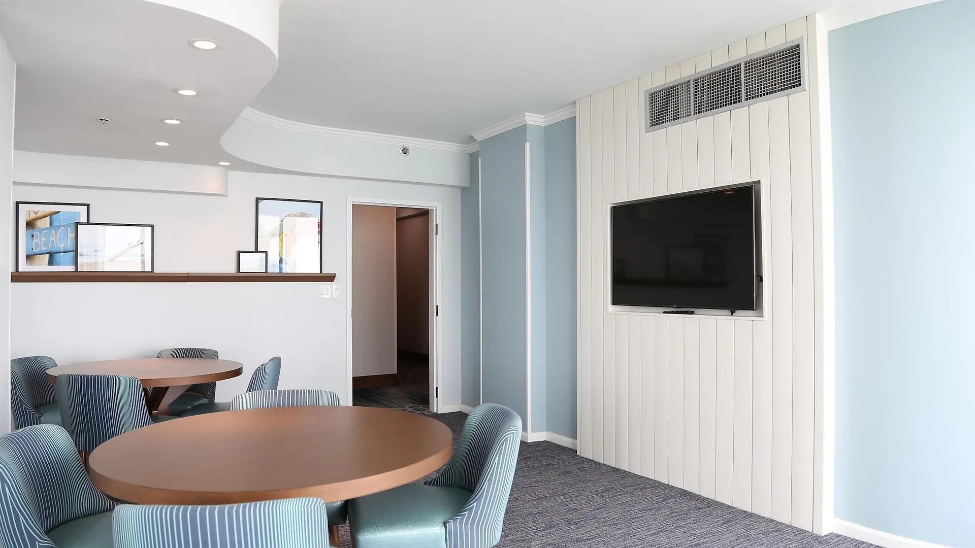 Ξενοδοχείο Doubletree By Hilton Ocean Oceanfront 4*