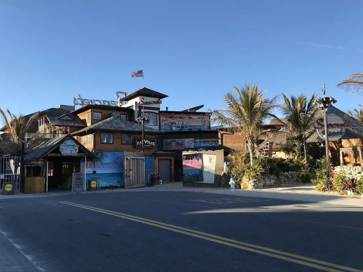 Runaway Bay 76 Holiday home