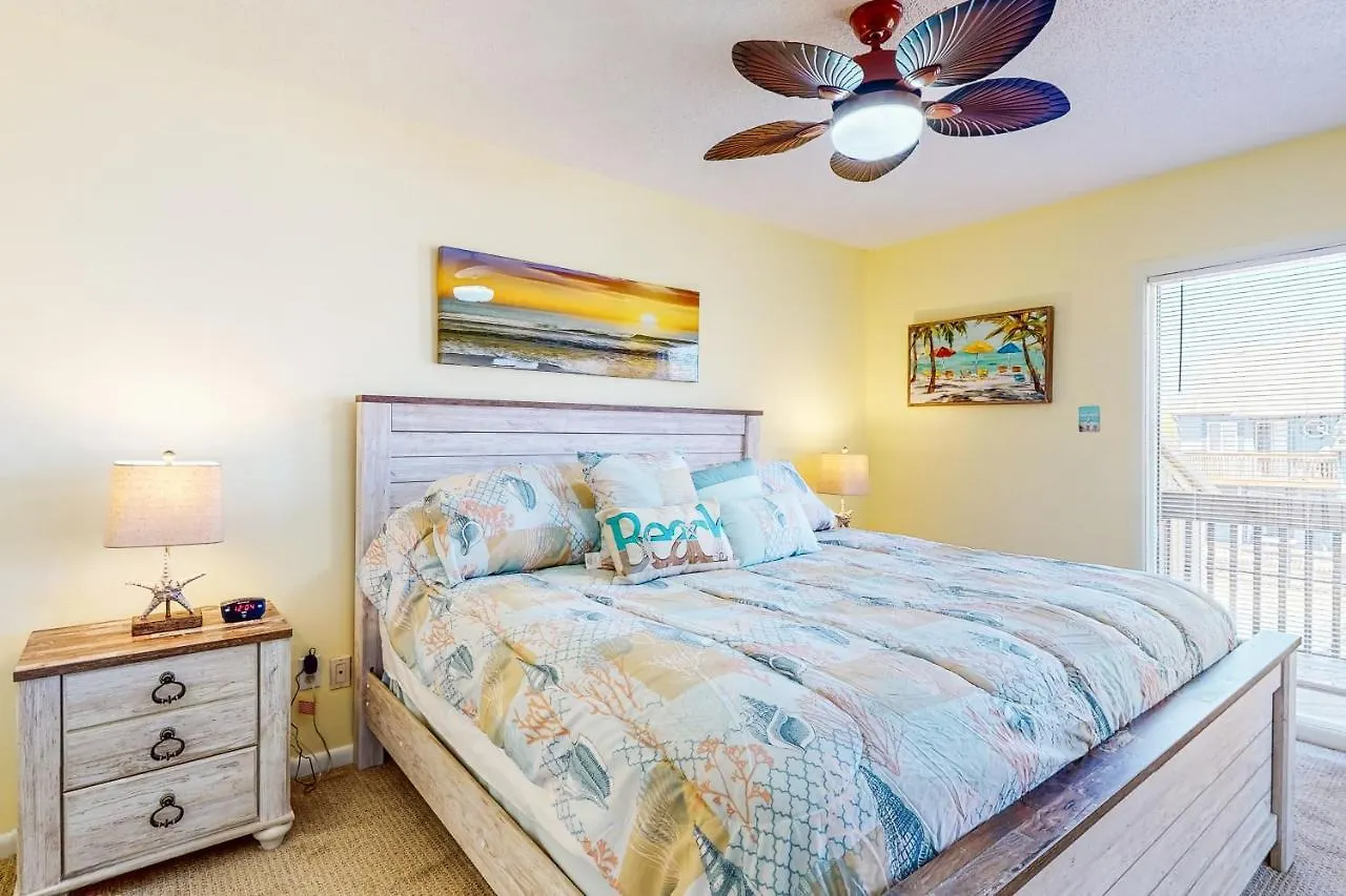Runaway Bay 76 Holiday home