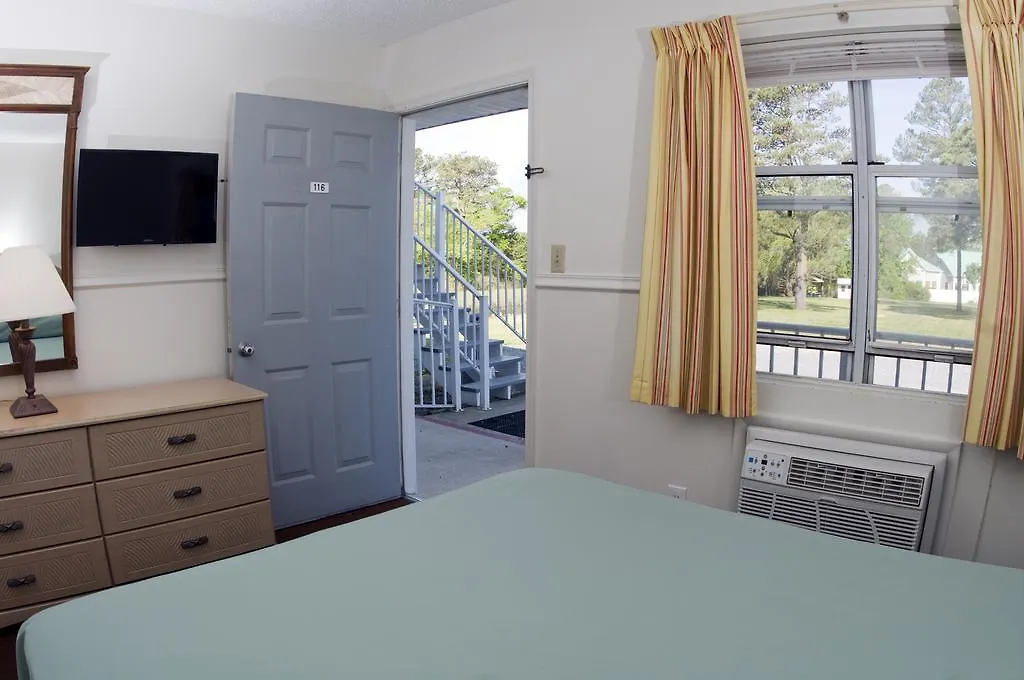 Long Acres & Cottages 2*