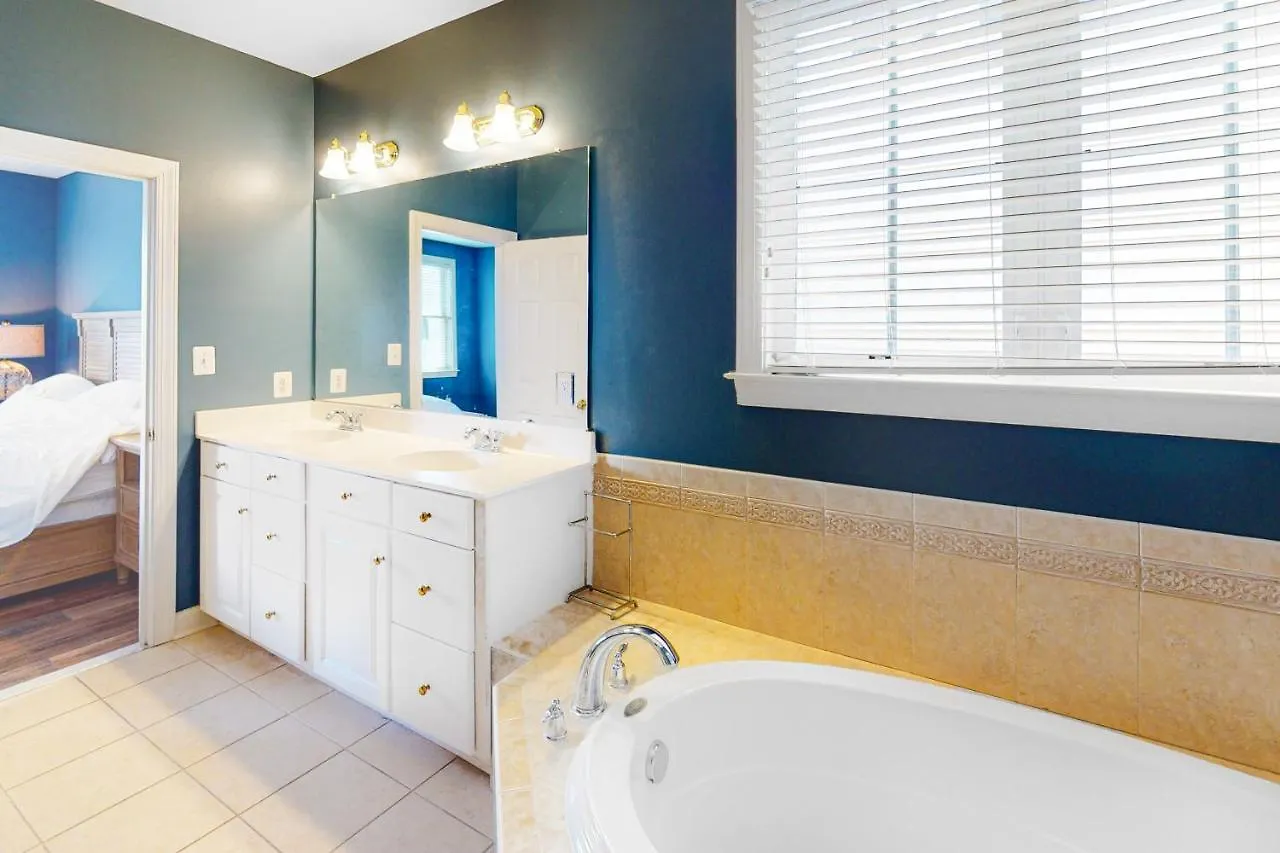 Sunset Island - Beachside Mews 1 & 2 * Ocean City