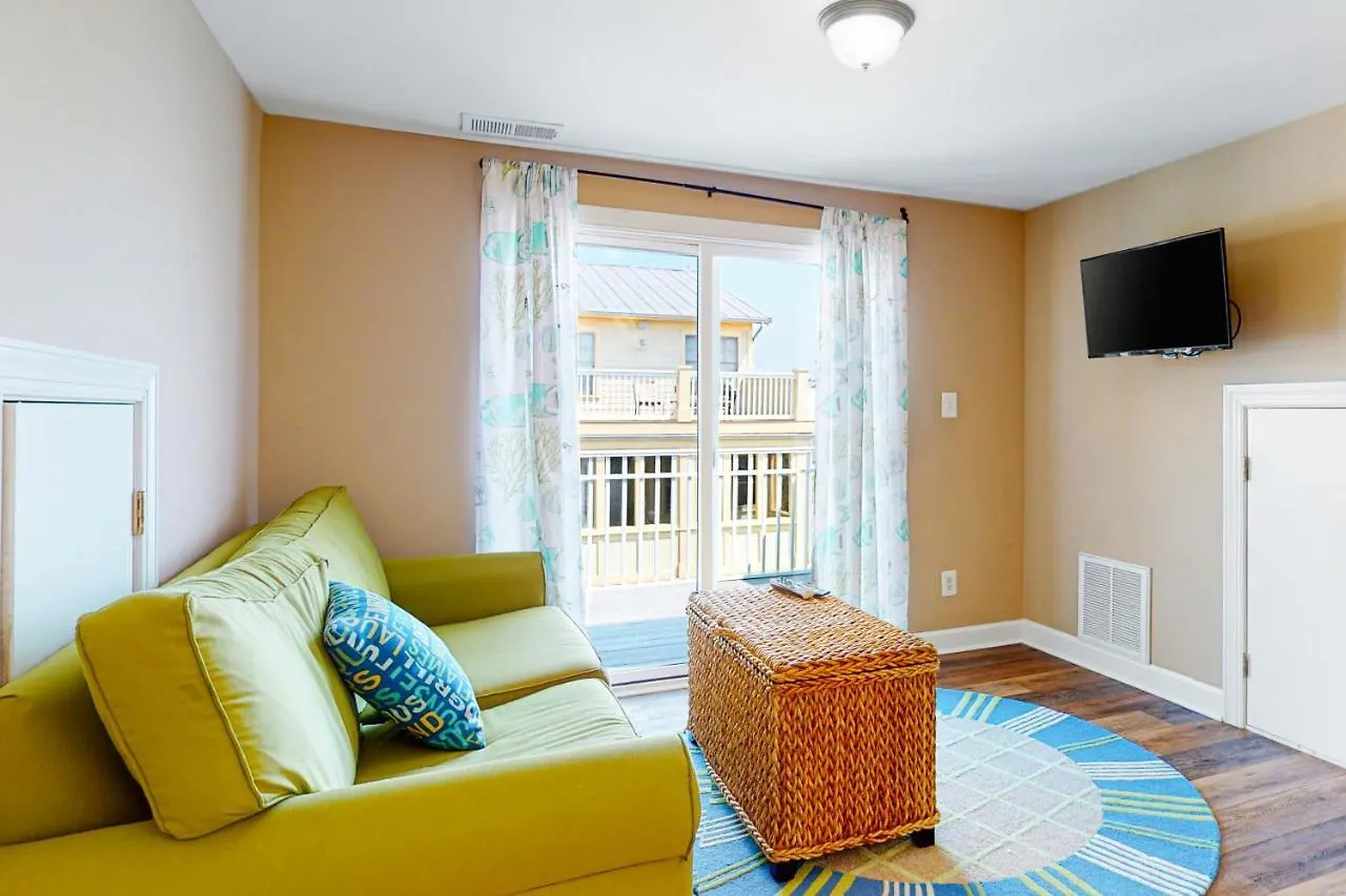 Sunset Island - Beachside Mews 1 & 2