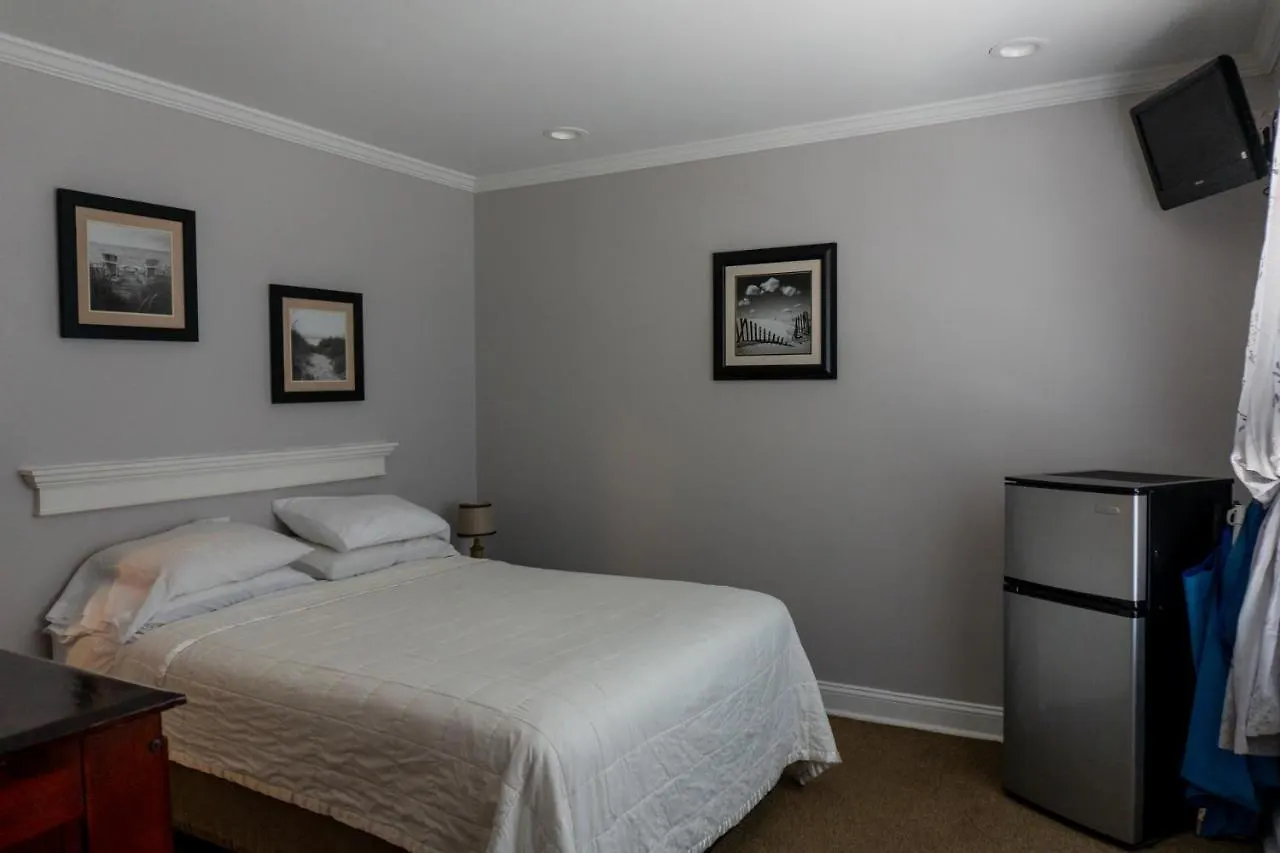 Walk Hotel 2*
