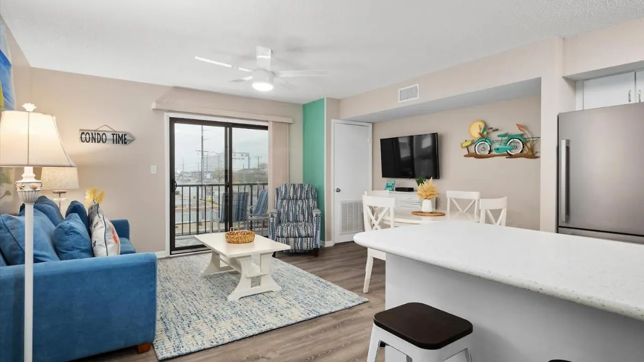 Cozy Oceanside 1 Bed, Pool, Beach Gear, Near Beach Holiday home