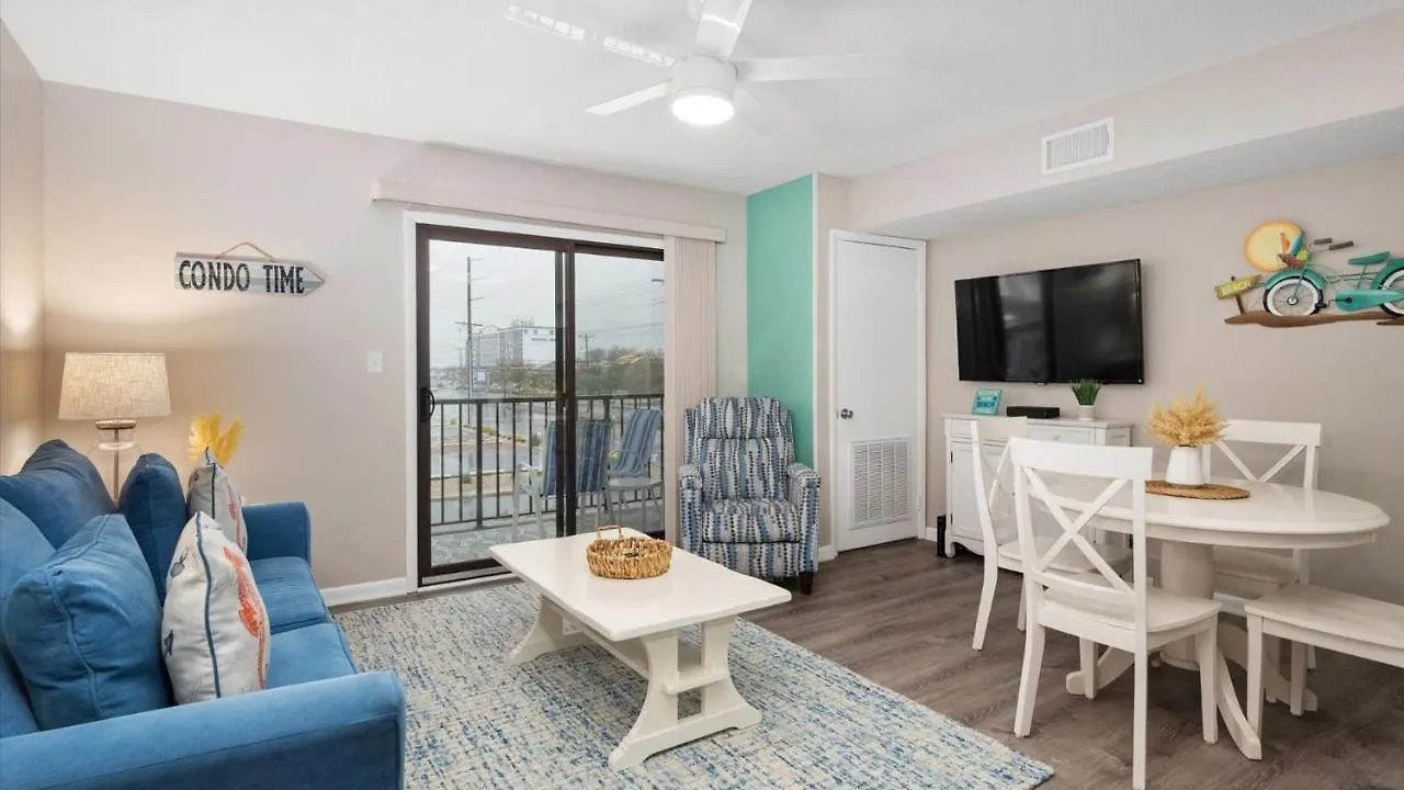 Cozy Oceanside 1 Bed, Pool, Beach Gear, Near Beach