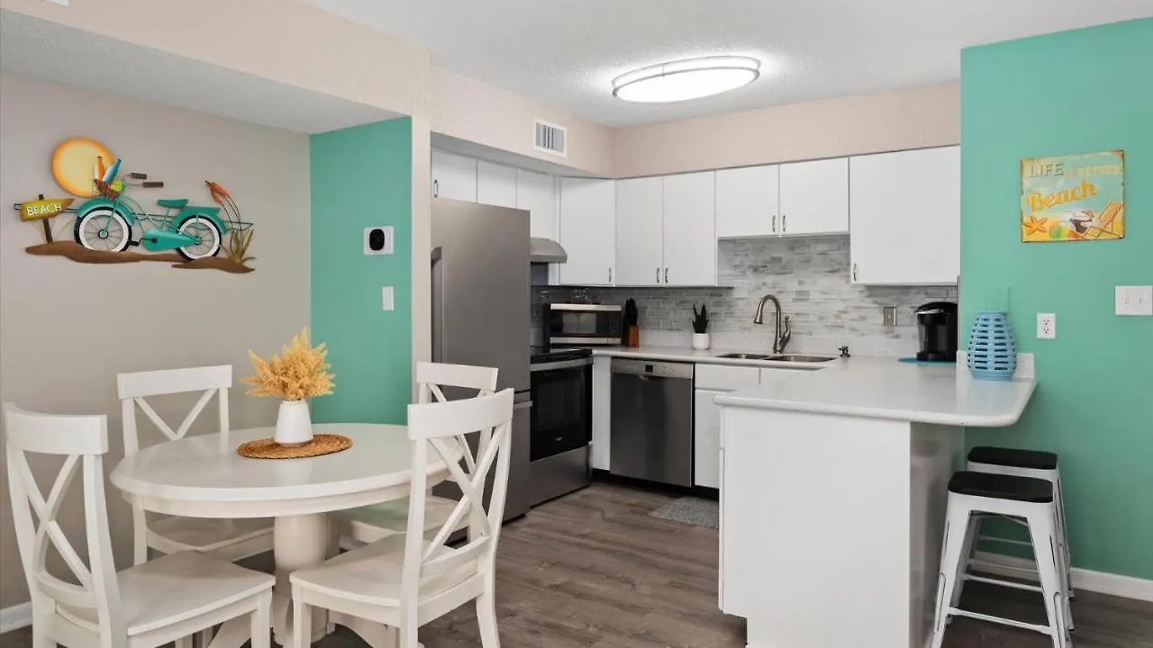Cozy Oceanside 1 Bed, Pool, Beach Gear, Near Beach