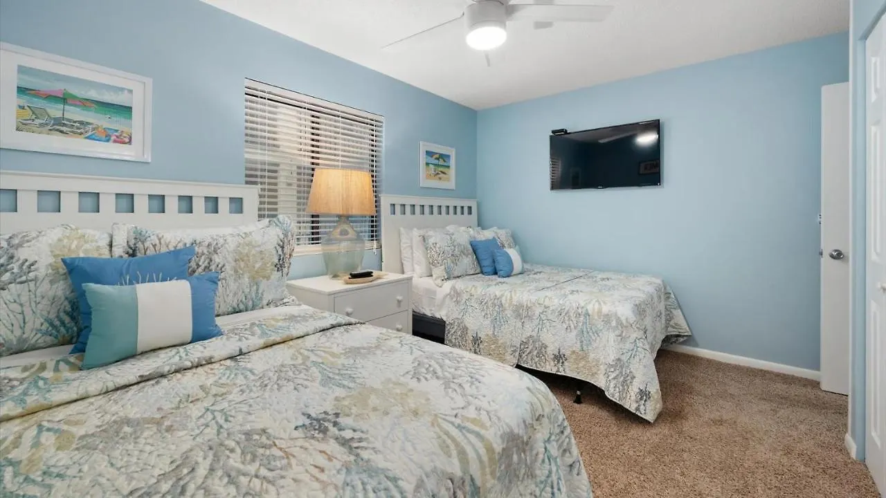 Cozy Oceanside 1 Bed, Pool, Beach Gear, Near Beach Holiday home *