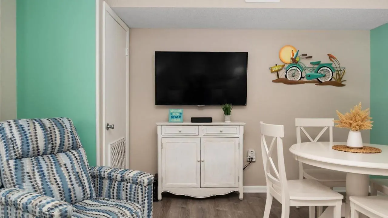 Holiday home Cozy Oceanside 1 Bed, Pool, Beach Gear, Near Beach *