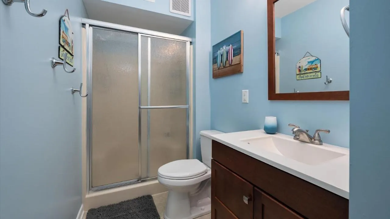 Holiday home Cozy Oceanside 1 Bed, Pool, Beach Gear, Near Beach