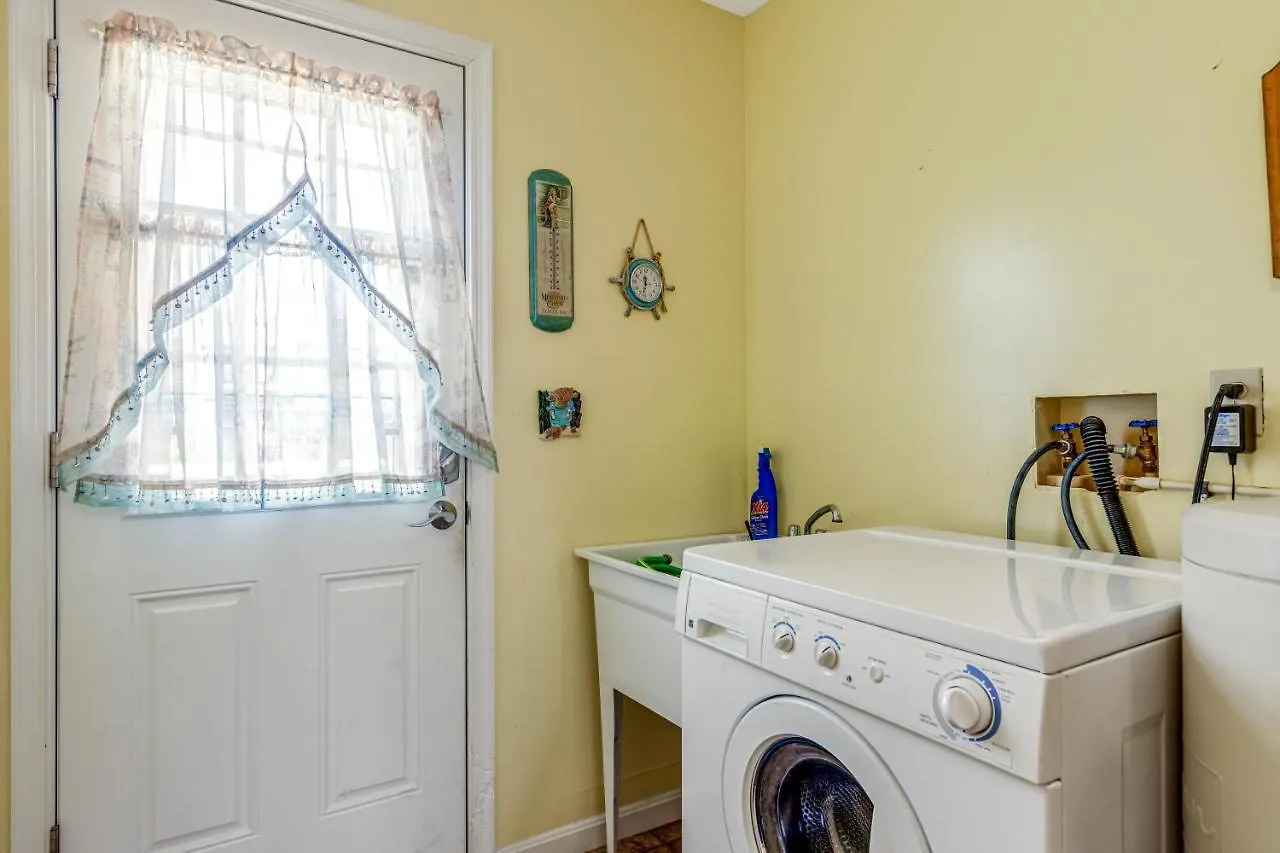 Canalside Comforts Holiday home *