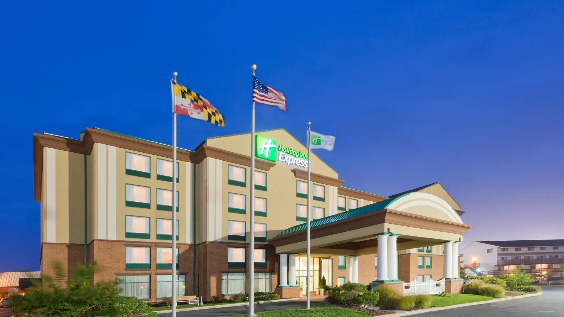 Express & - Ocean By Ihg Resort