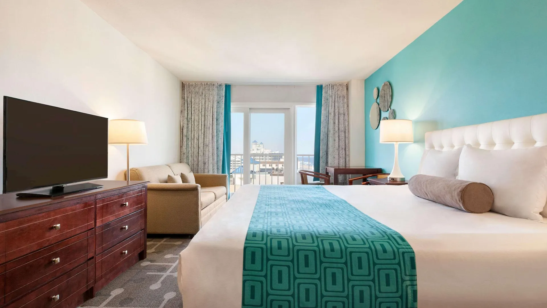 מלון Howard Johnson Plaza By Wyndham Ocean Oceanfront