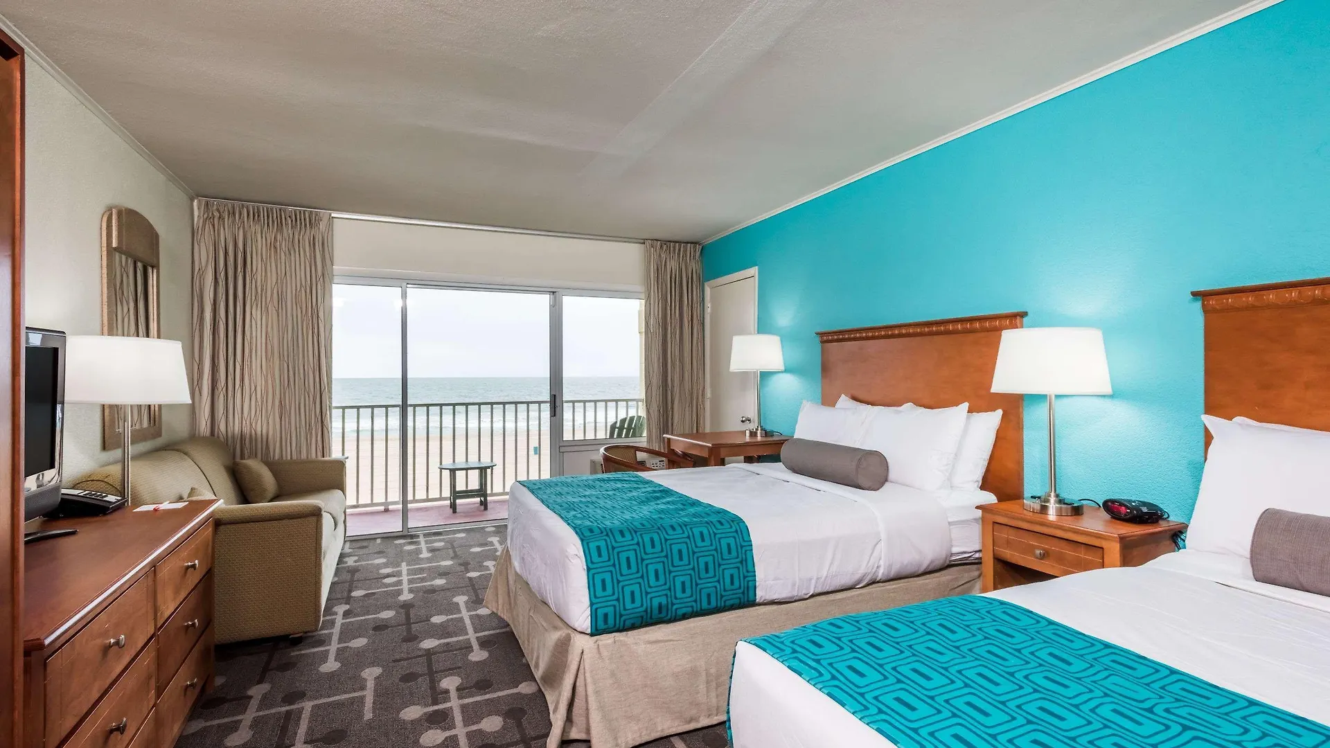 Howard Johnson By Wyndham Ocean Oceanfront 2*
