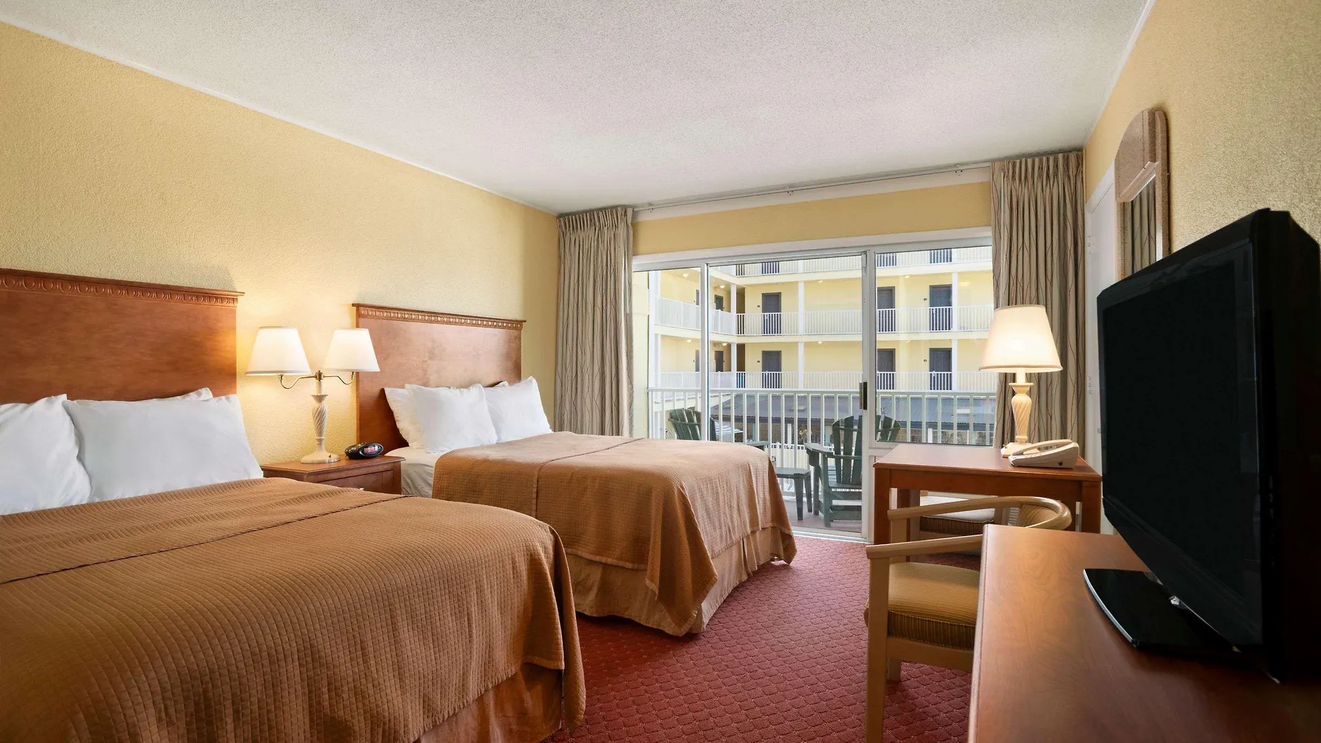 Hotel Howard Johnson By Wyndham Ocean Oceanfront