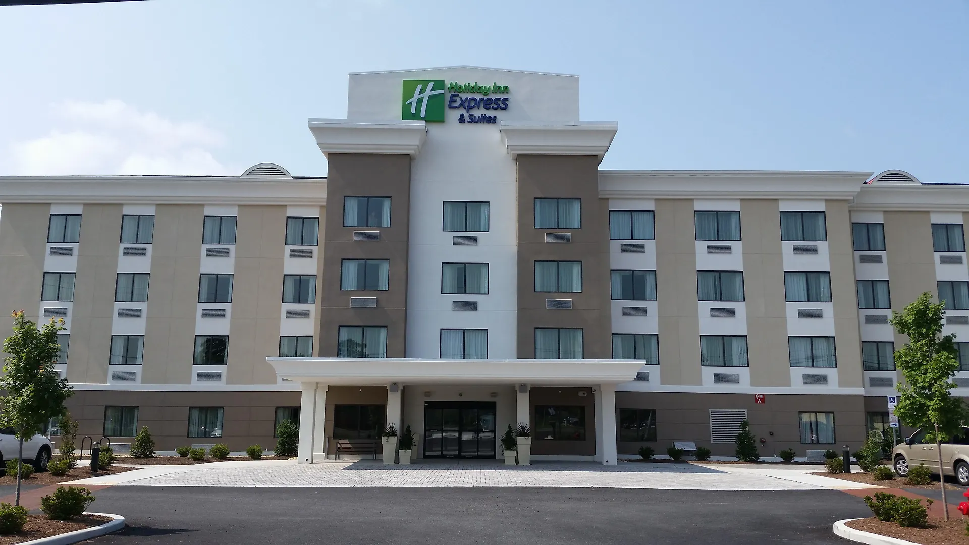 Express And West Ocean By Ihg