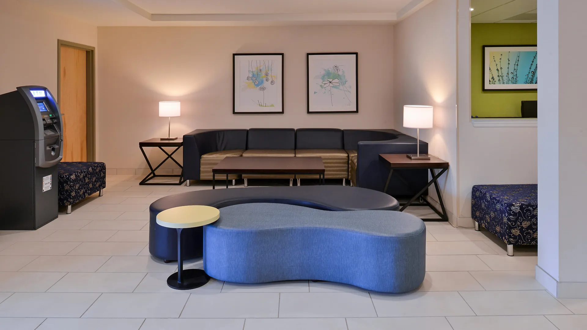 Express And West Ocean By Ihg 2*