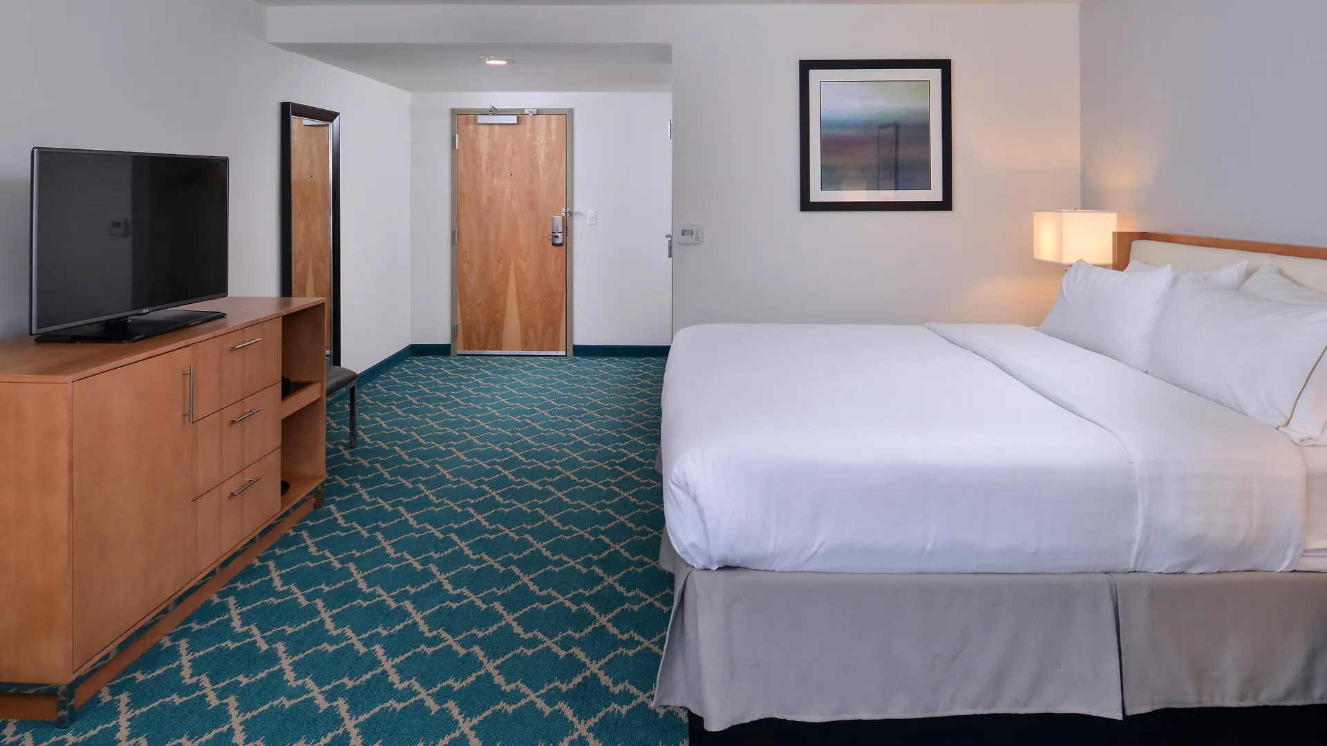 Hotel Express And West Ocean By Ihg 2*