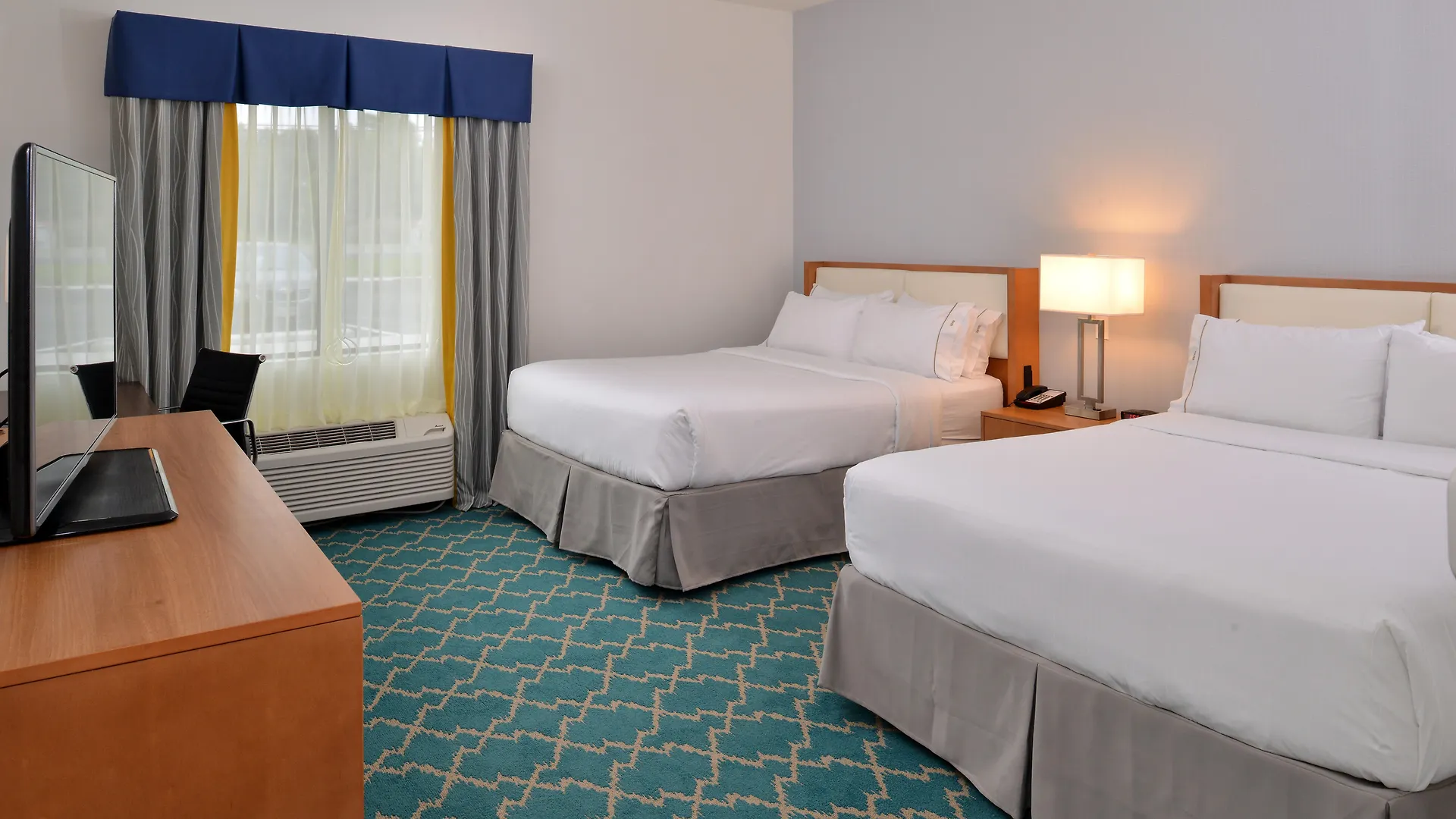 Hotel Express And West Ocean By Ihg