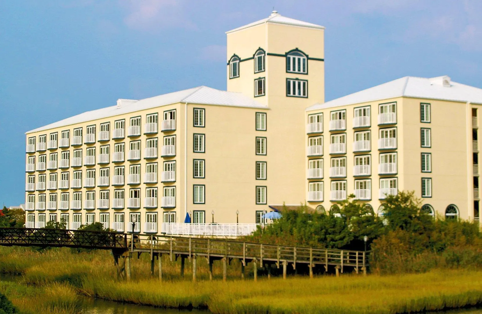 Coconut Malorie Hotel, Ascend Collection Hotel