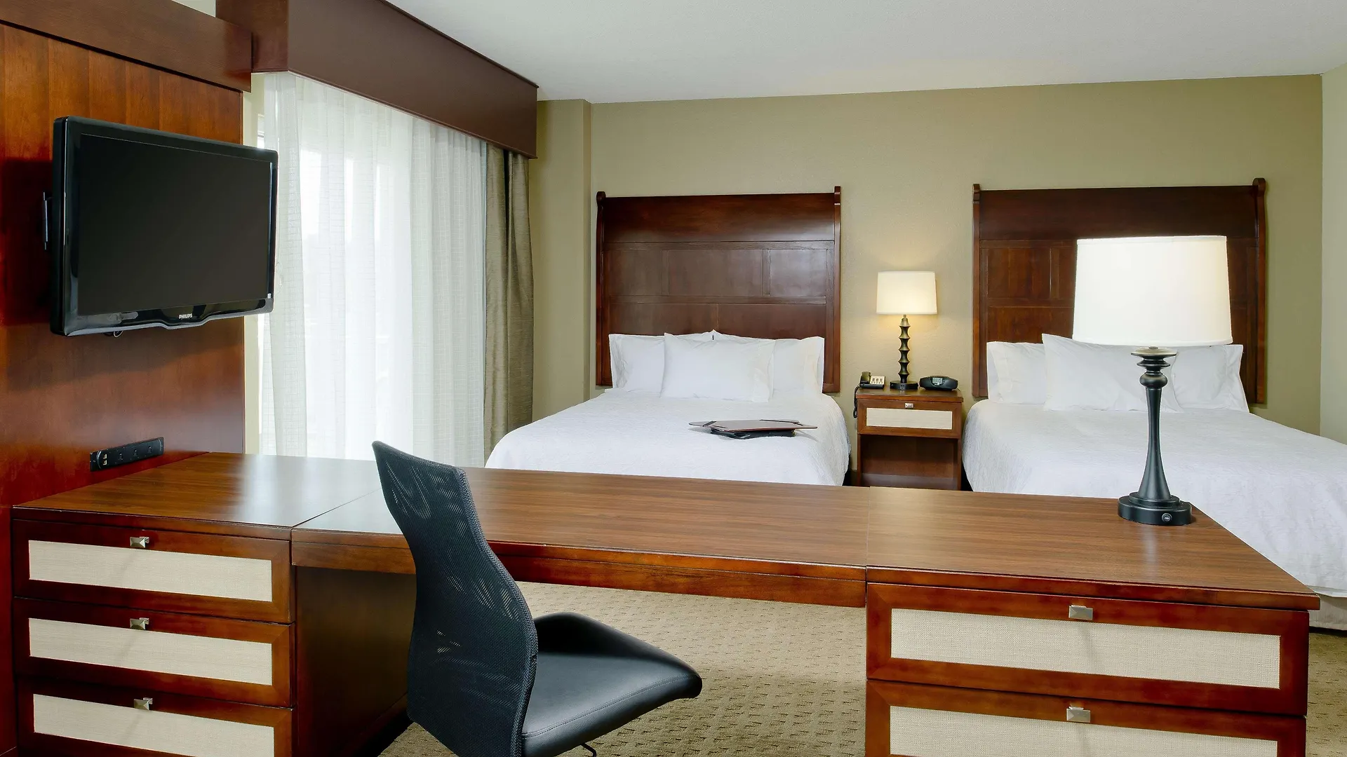Hampton & Ocean Bayfront-convention Center 3*