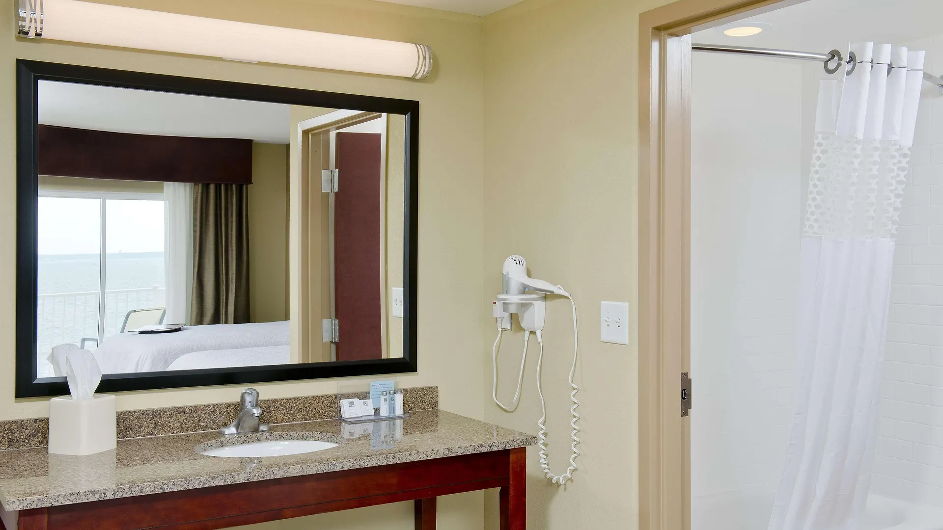 Hampton & Ocean Bayfront-convention Center Hotel Ocean City