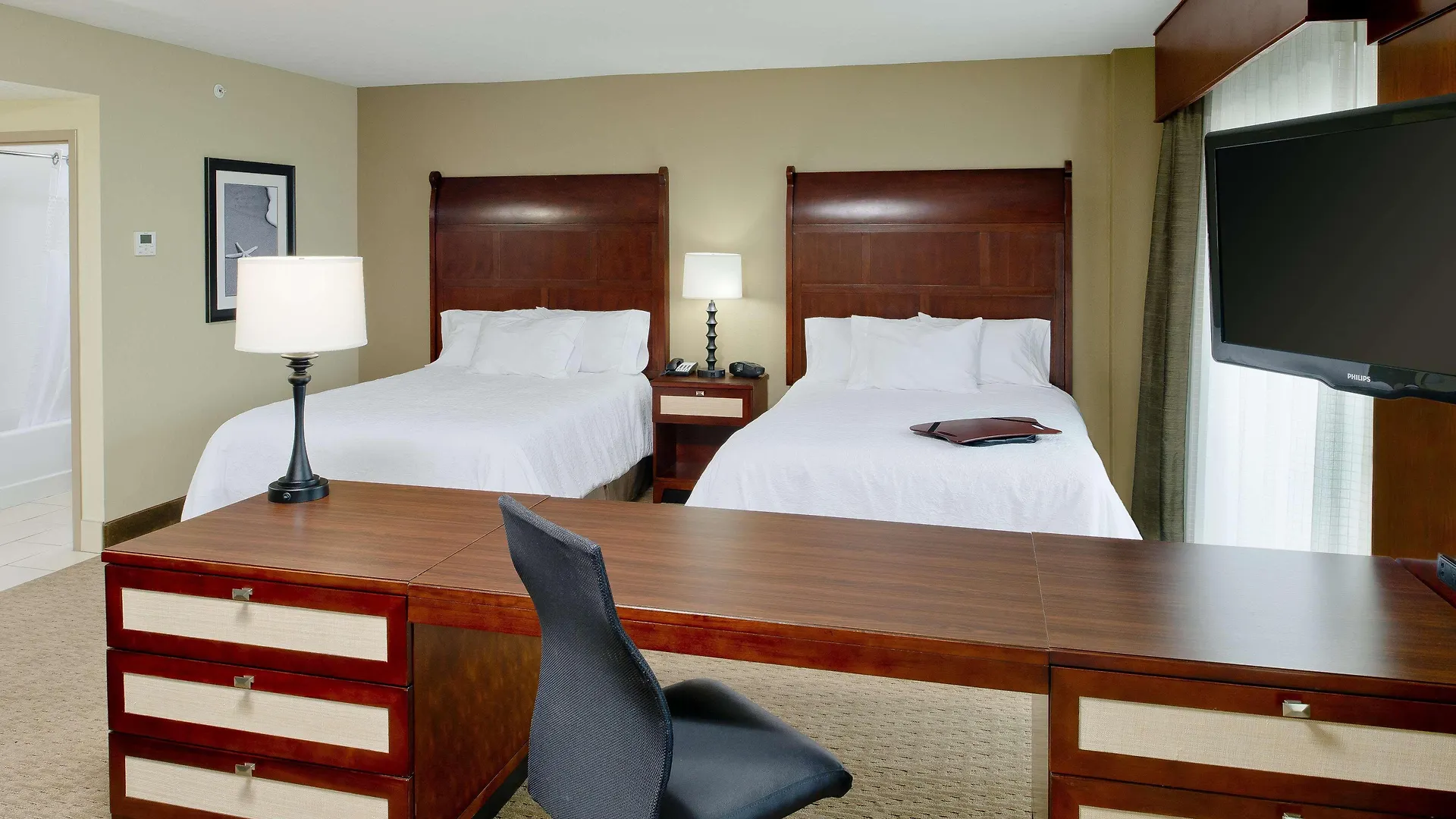 Hampton & Ocean Bayfront-convention Center Hotel