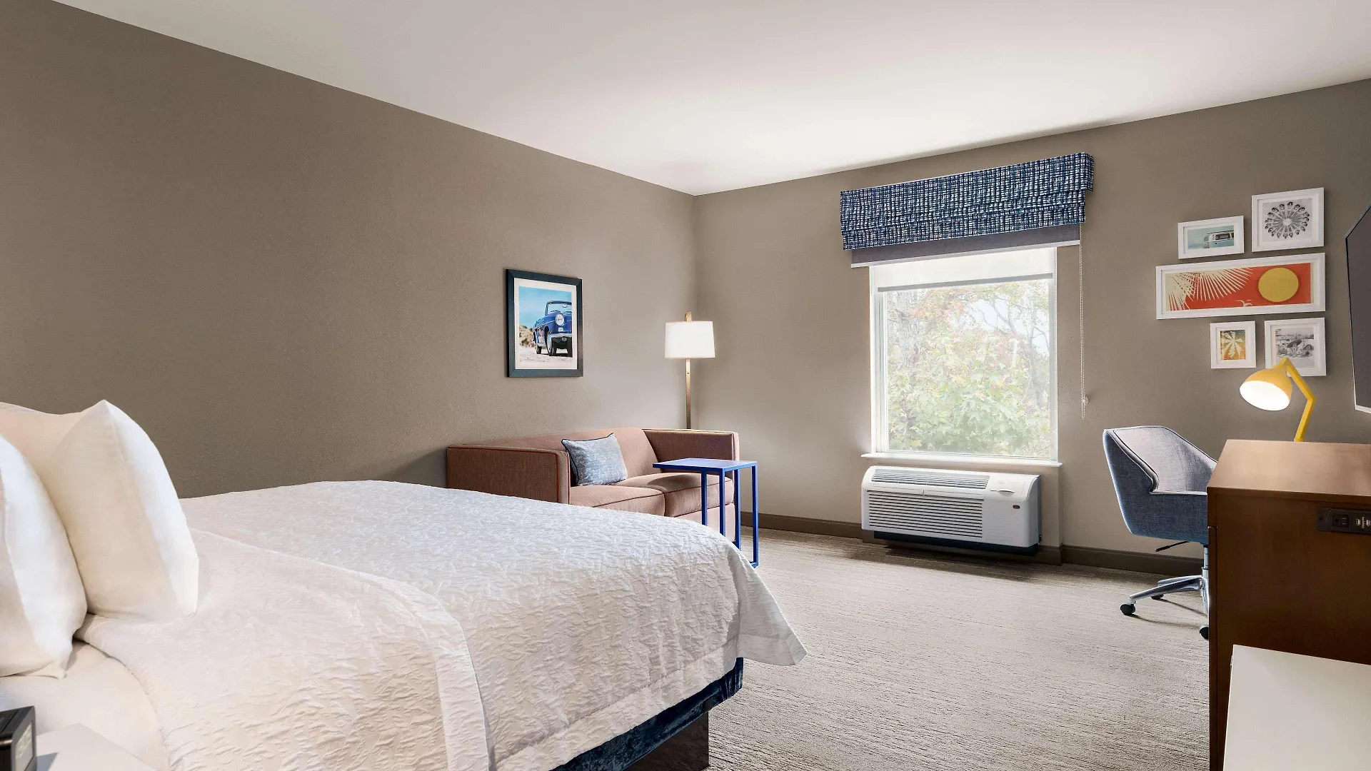 Hampton & Ocean West Hotel