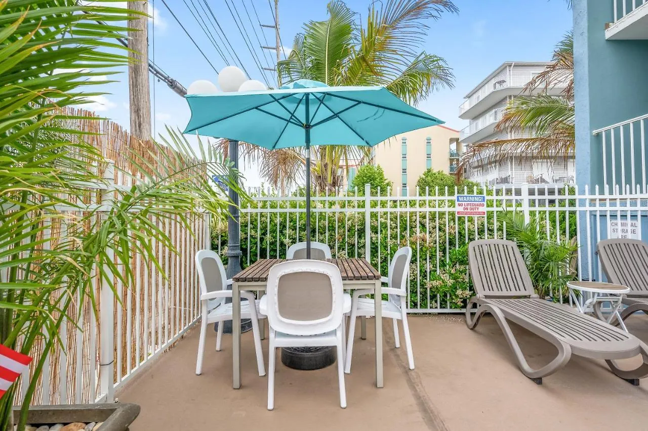Motel Coastal Palms And 2*