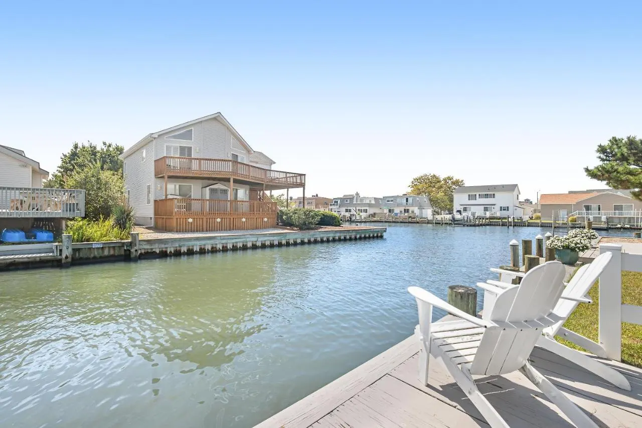 Channel Buoy Road 163 Holiday home
