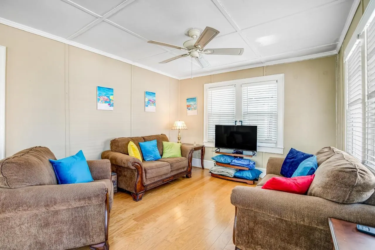 Holiday home Oceans 6 *