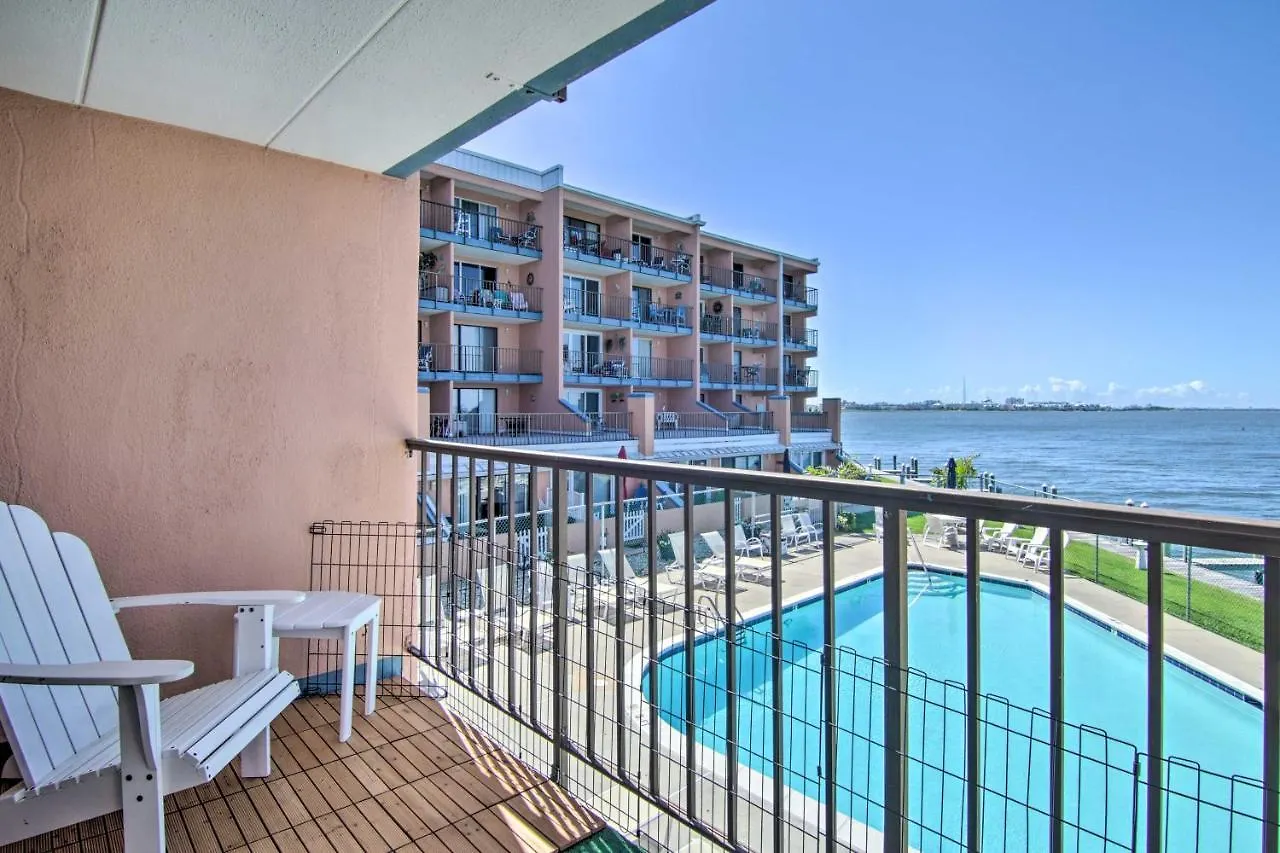 Apartmán Waterfront Ocean With Nautical Charm *