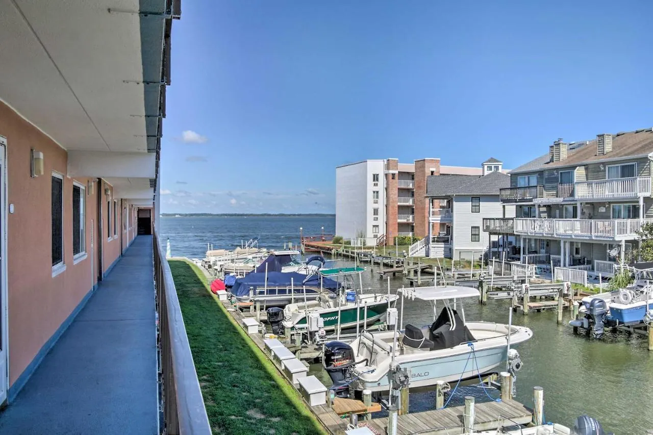 Waterfront Ocean With Nautical Charm Apartmán