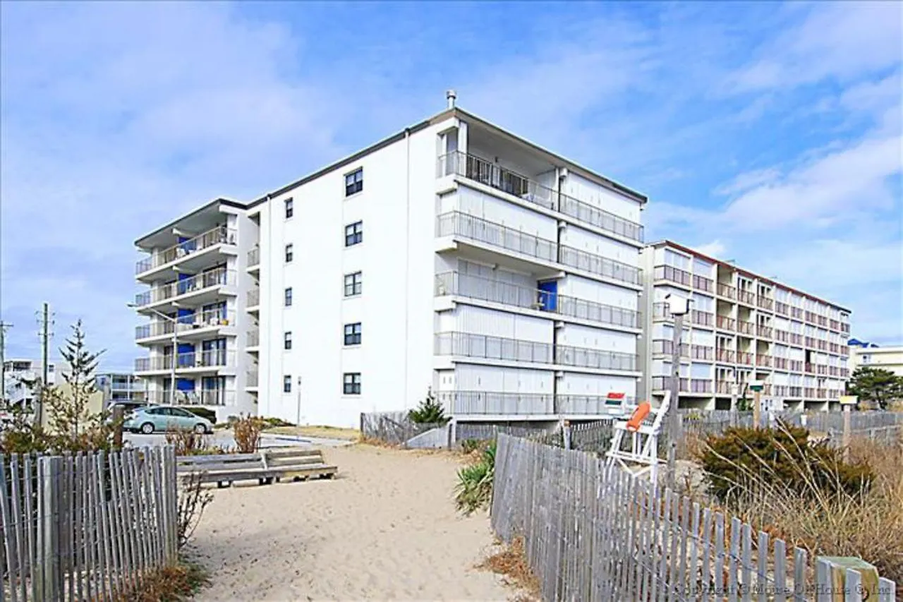 Atlantic Breeze 203 Apartment *