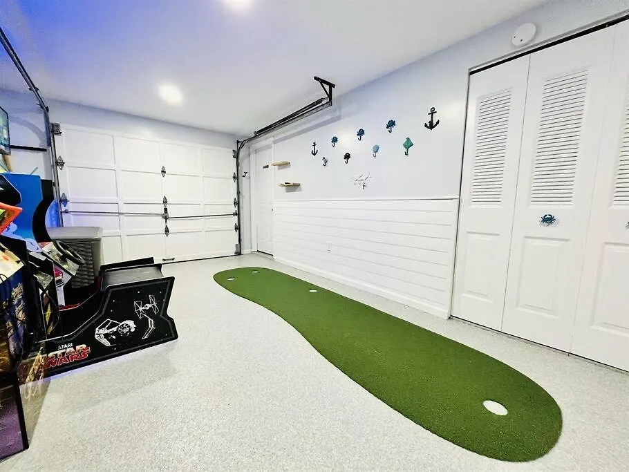 Canal With Your Own Arcade! *