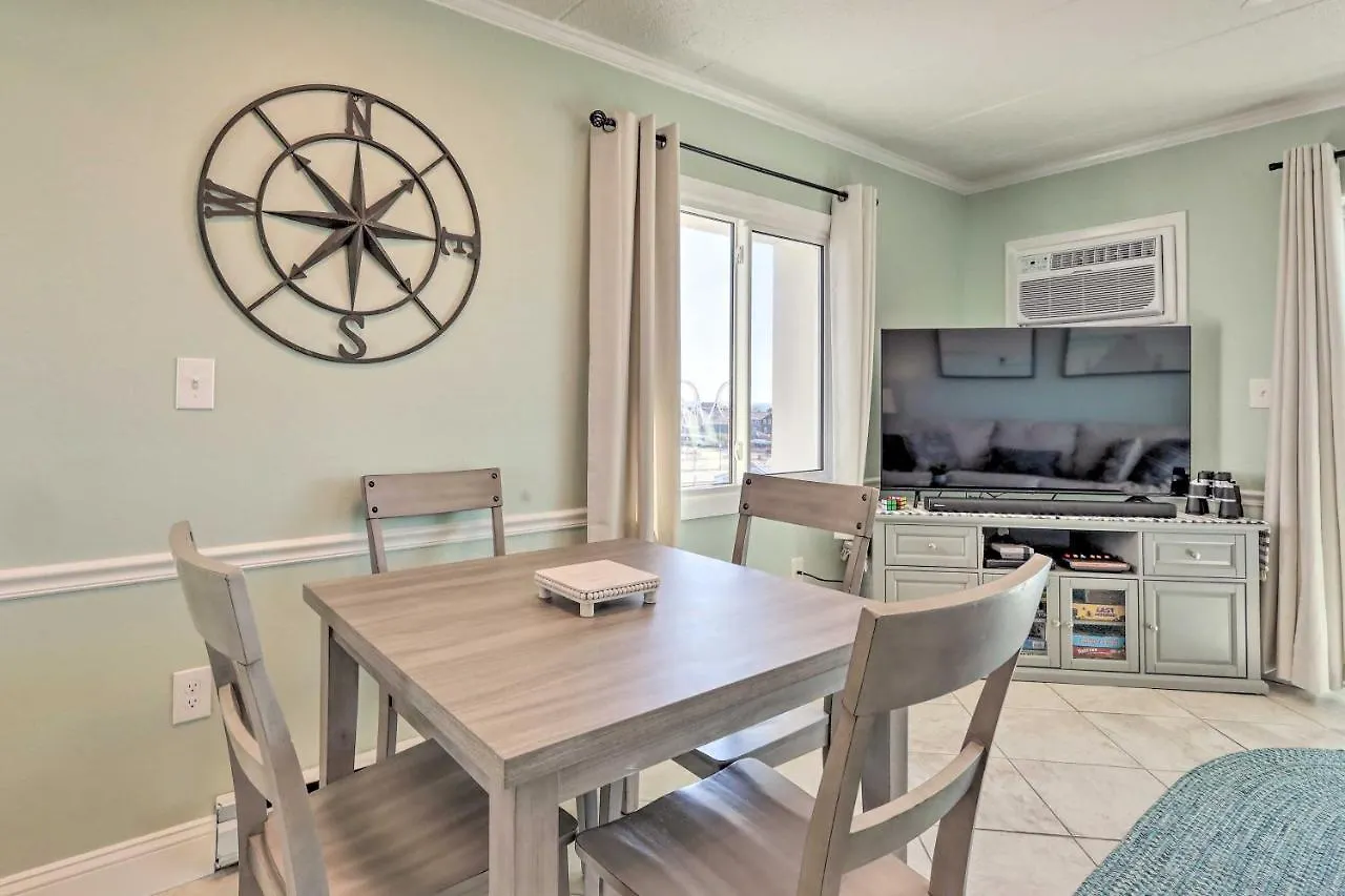 Apartment End-unit Ocean With Panoramic Views!