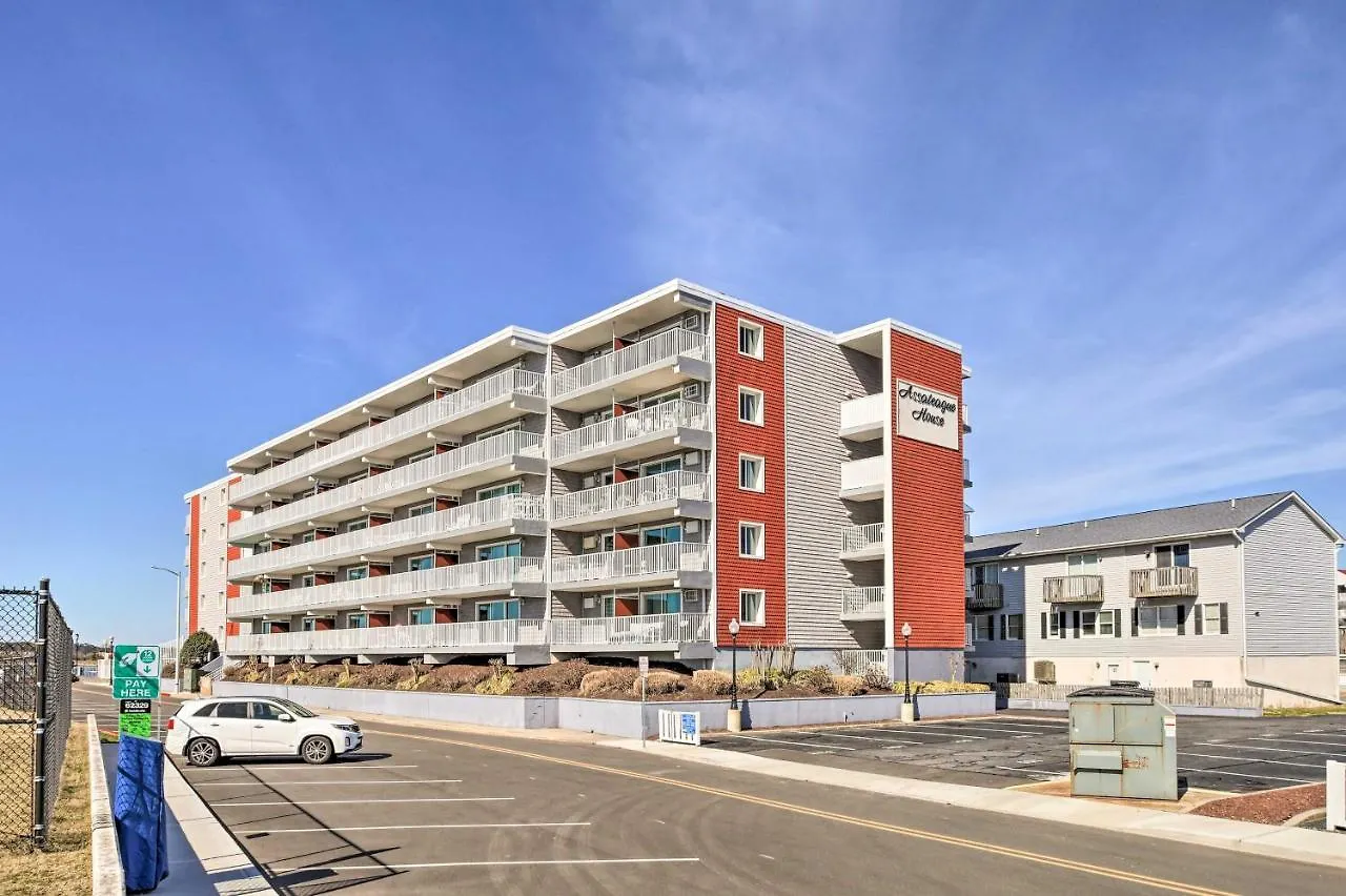 Apartment End-unit Ocean With Panoramic Views! *