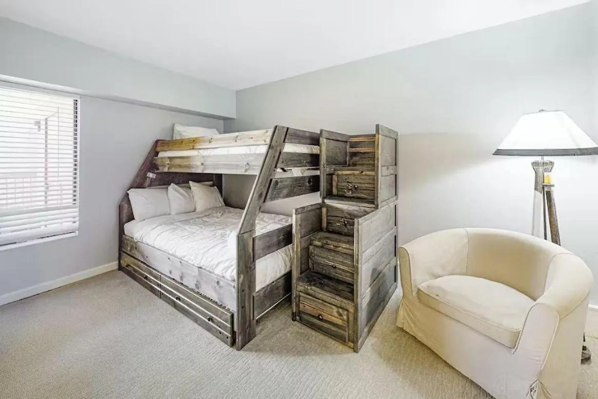 Rainbow 306 - Oceanfront Luxury 3-bedroom With Outdoor Pool Holiday home
