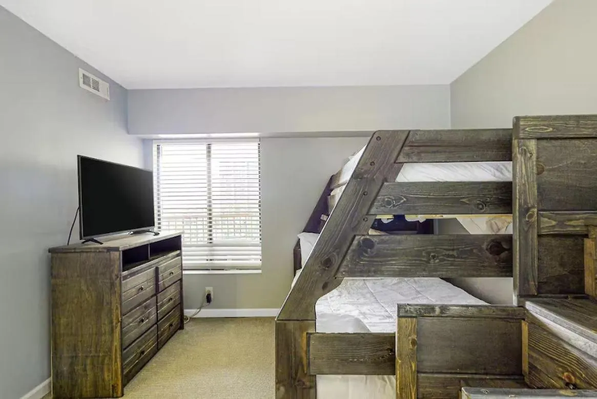 Rainbow 306 - Oceanfront Luxury 3-bedroom With Outdoor Pool Holiday home Ocean City