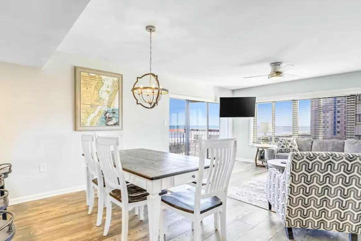 Rainbow 306 - Oceanfront Luxury 3-bedroom With Outdoor Pool *