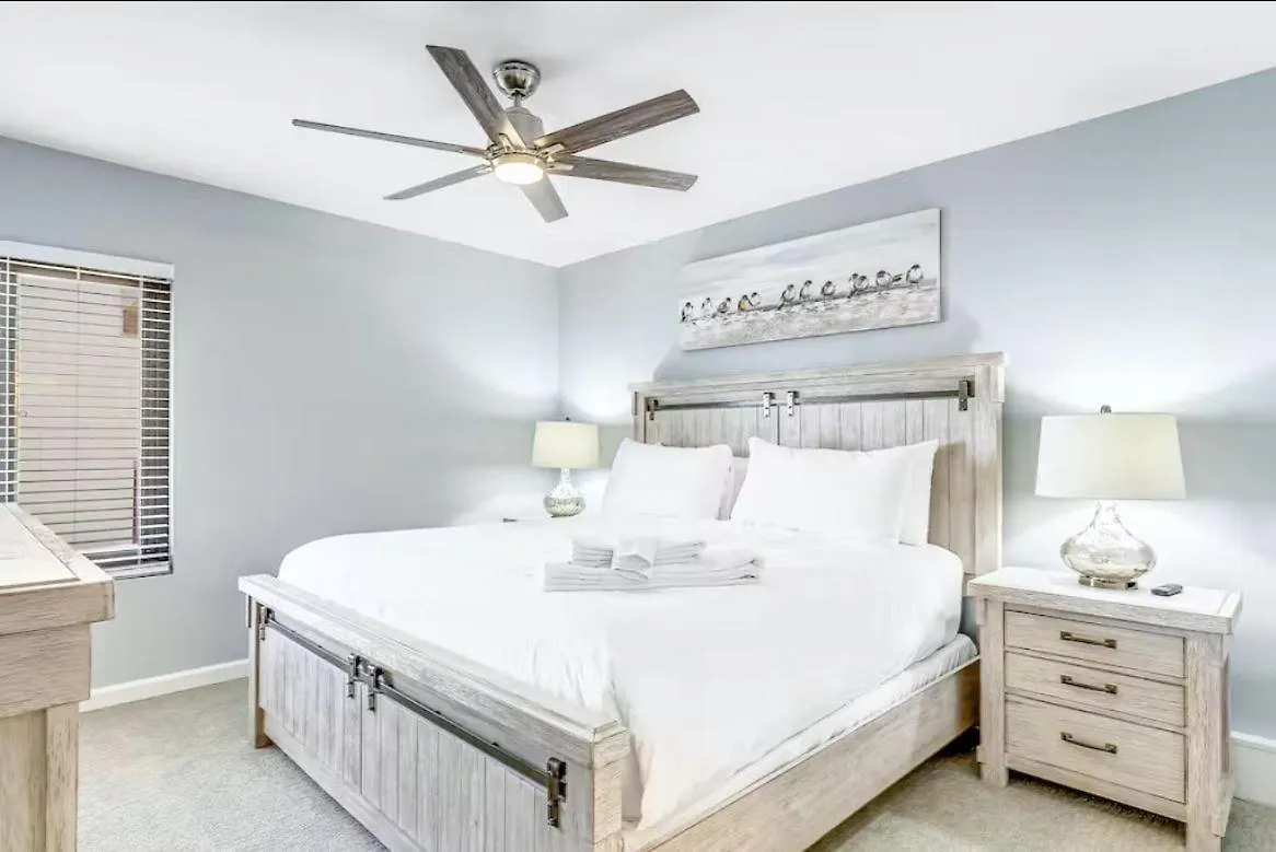 Rainbow 306 - Oceanfront Luxury 3-bedroom With Outdoor Pool Holiday home
