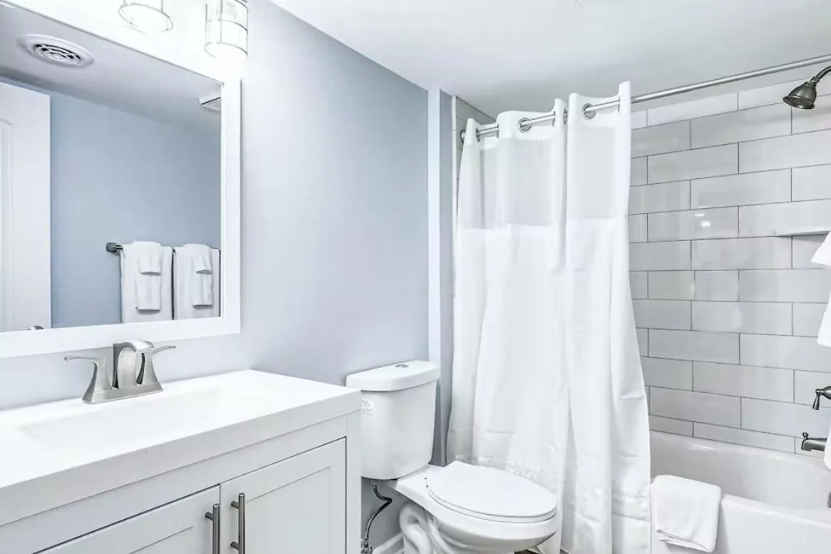 Rainbow 306 - Oceanfront Luxury 3-bedroom With Outdoor Pool *