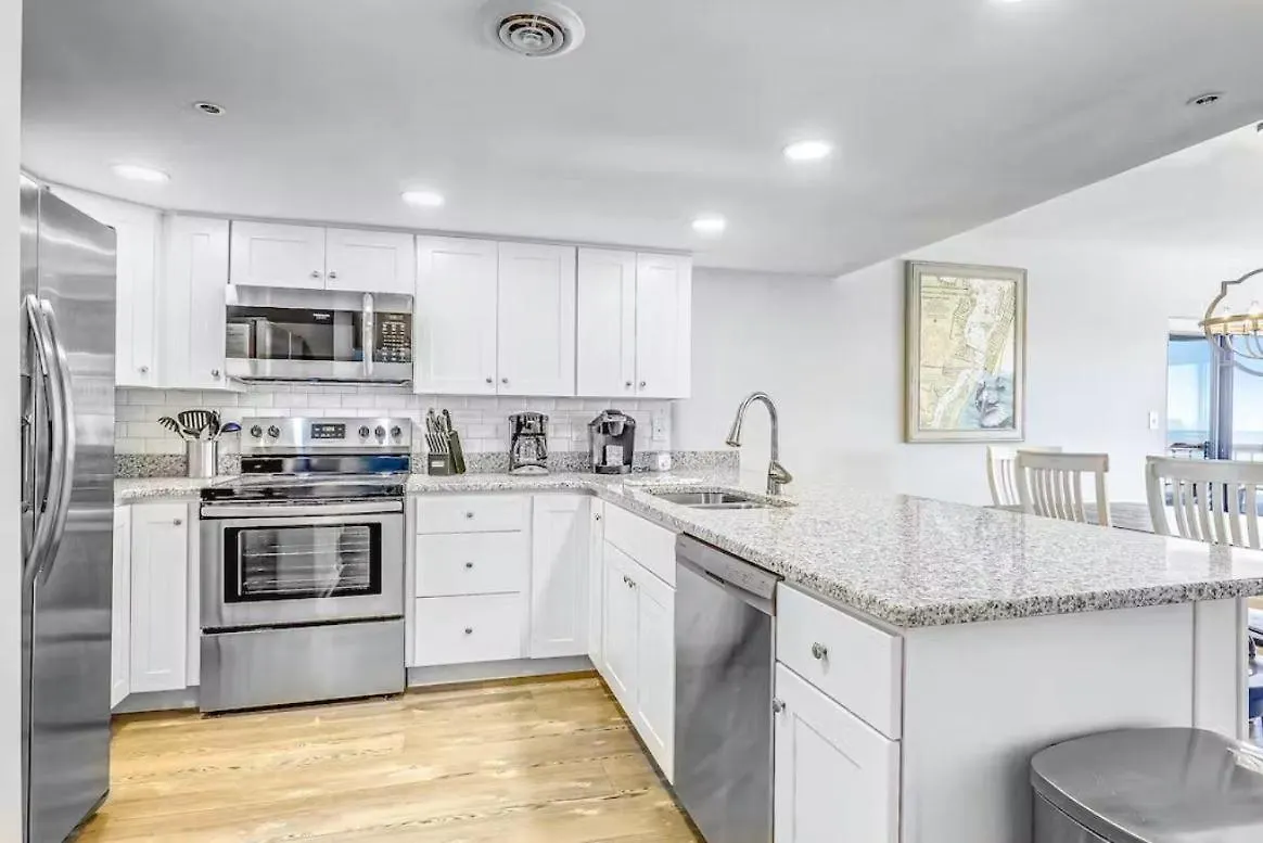 Rainbow 306 - Oceanfront Luxury 3-bedroom With Outdoor Pool Ocean City