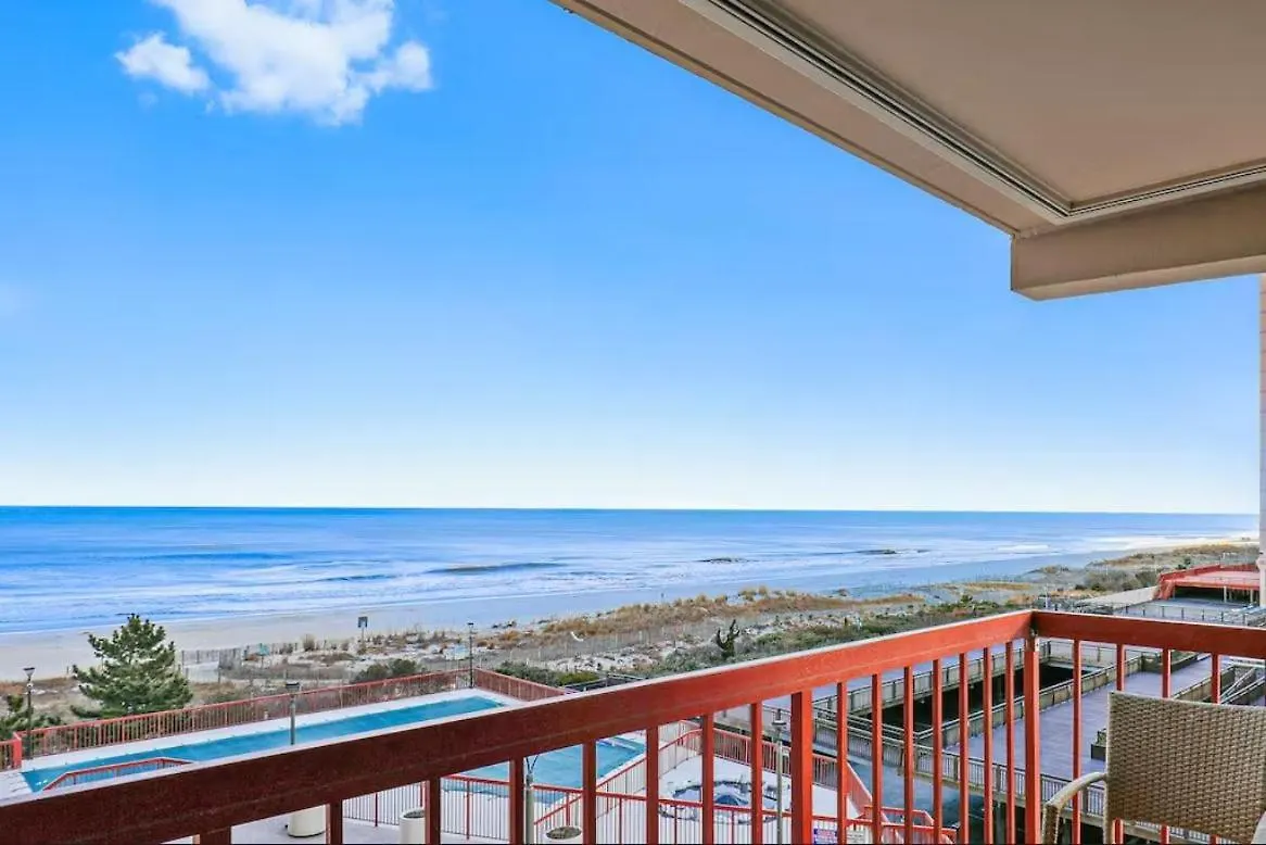 Rainbow 306 - Oceanfront Luxury 3-bedroom With Outdoor Pool *