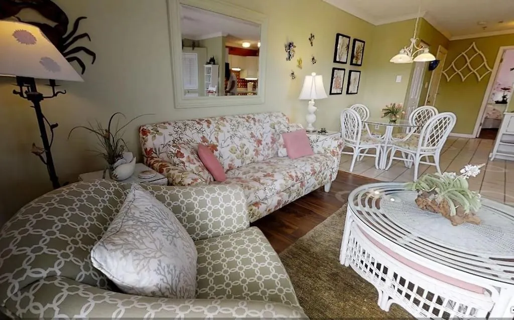 Marylander Condominiums, 90 Steps From The 4*