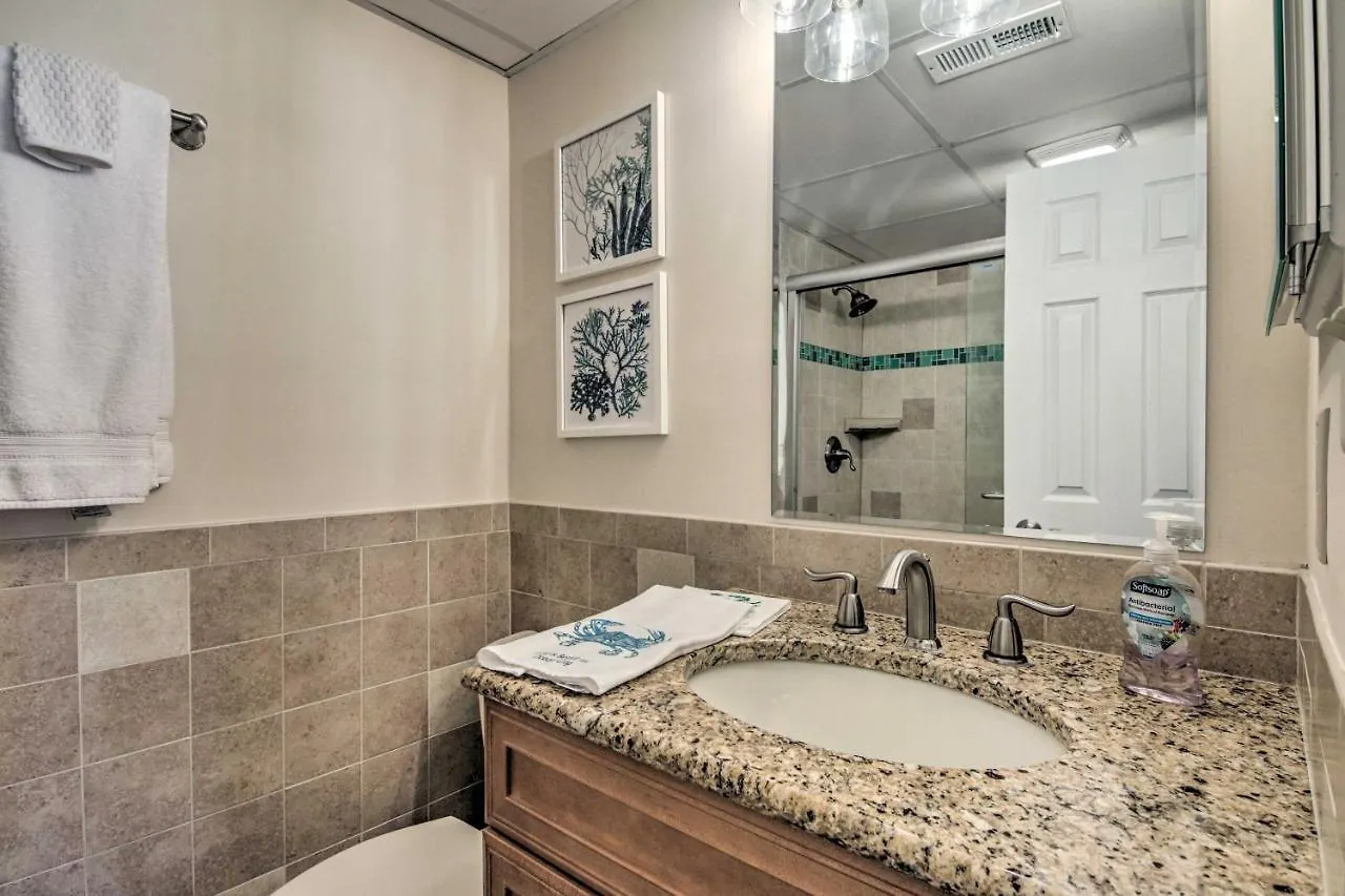 Inviting Ocean With Access! Apartment