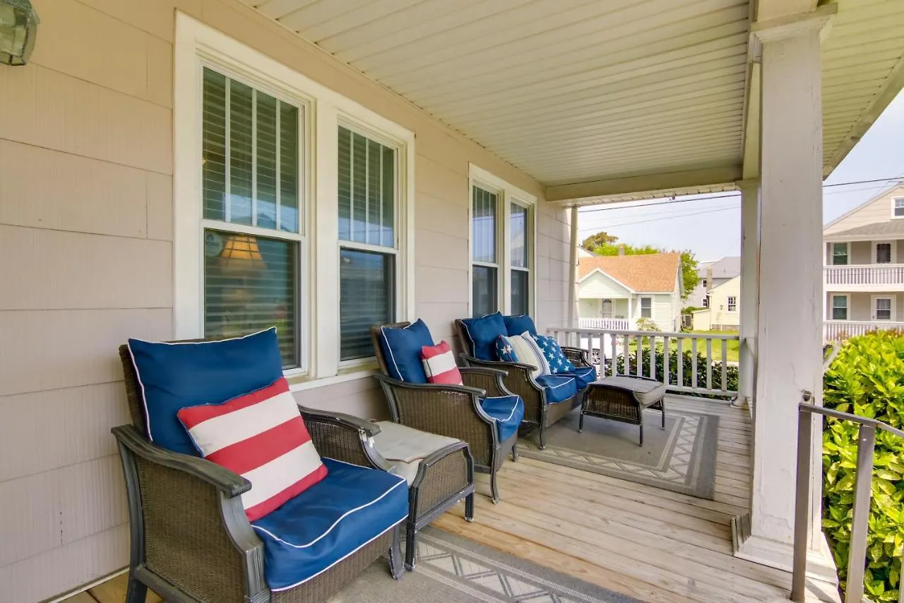 Ocean Escape With Cozy Porch Walk To Boardwalk