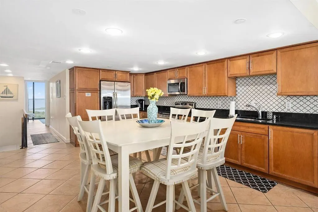 Stunning Oceanfront 2 Story *