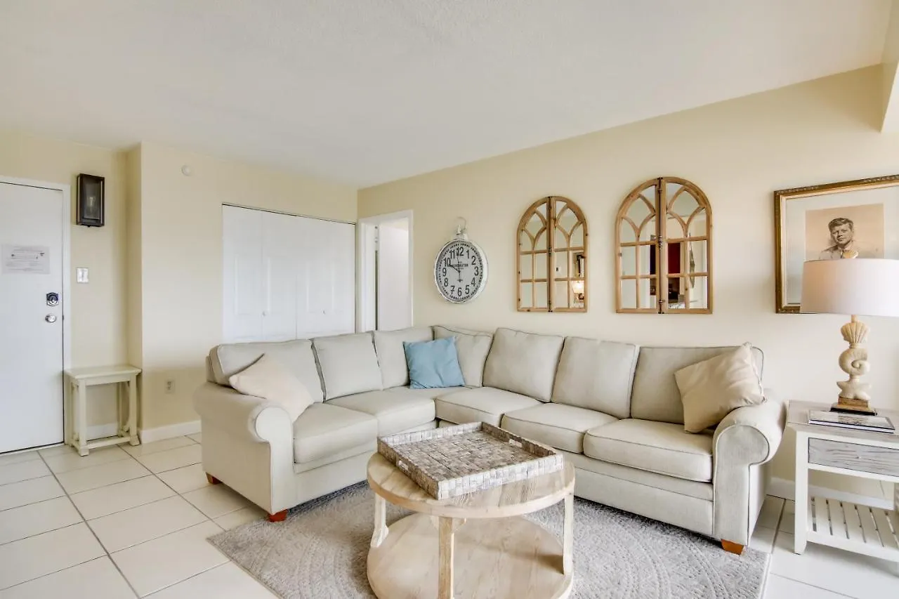 Apartament Beachfront With Pool And Views!