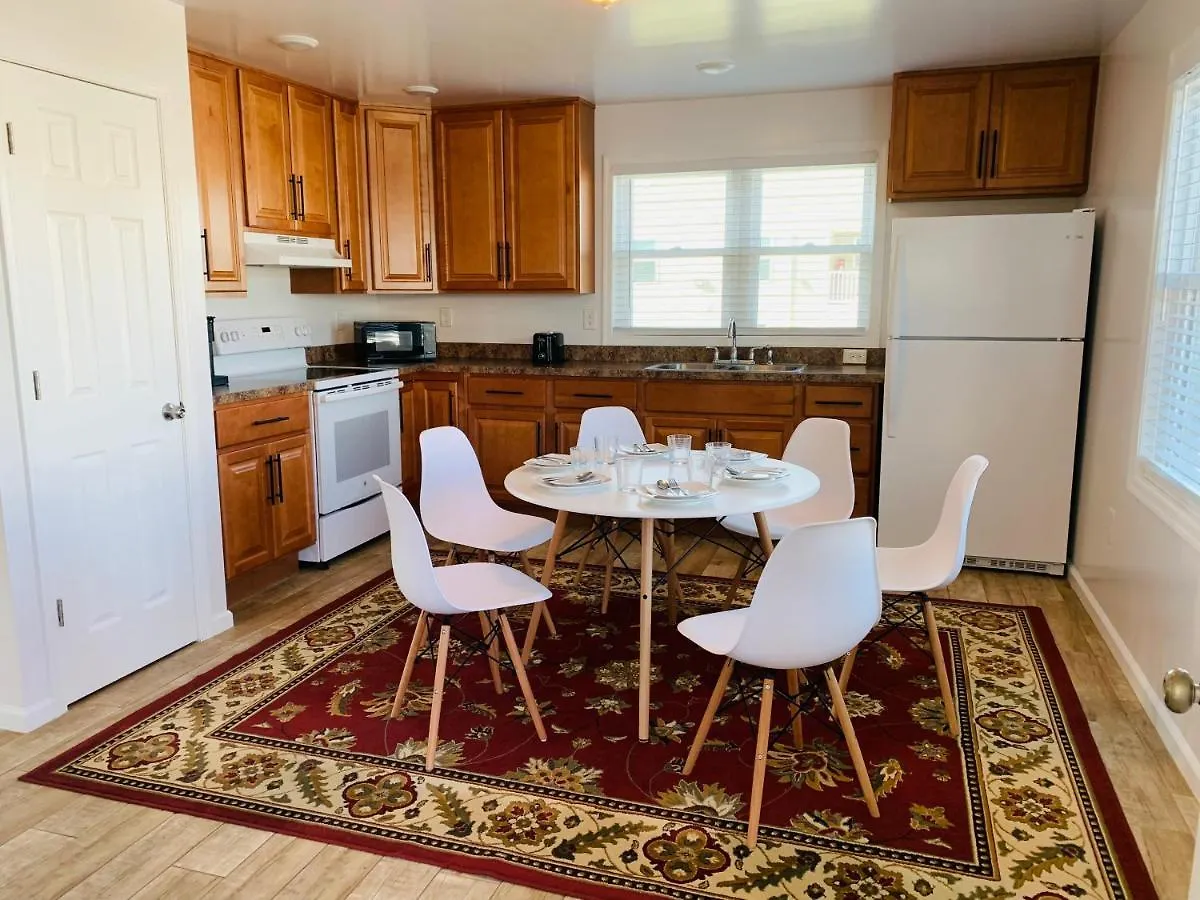 Blue Diamond 26th St Unit 5 Apartment *