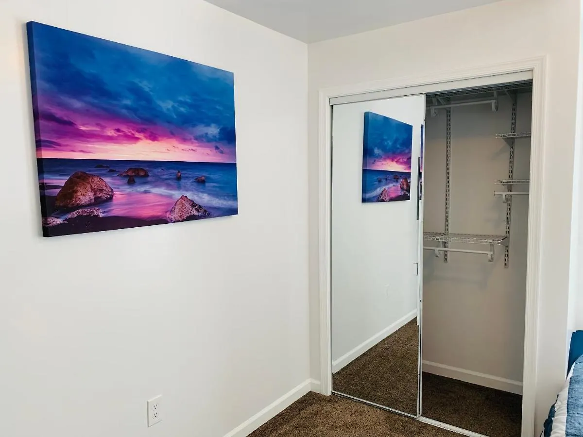 Apartment Blue Diamond 26th St Unit 5 *
